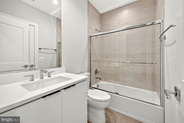 158 N LEE, Falls Church, VA 22046