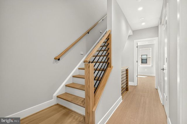 158 N LEE, Falls Church, VA 22046