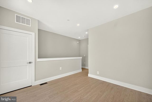 158 N LEE, Falls Church, VA 22046