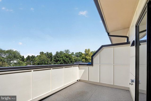 158 N LEE, Falls Church, VA 22046