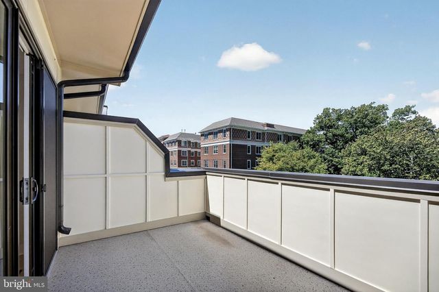 158 N LEE, Falls Church, VA 22046