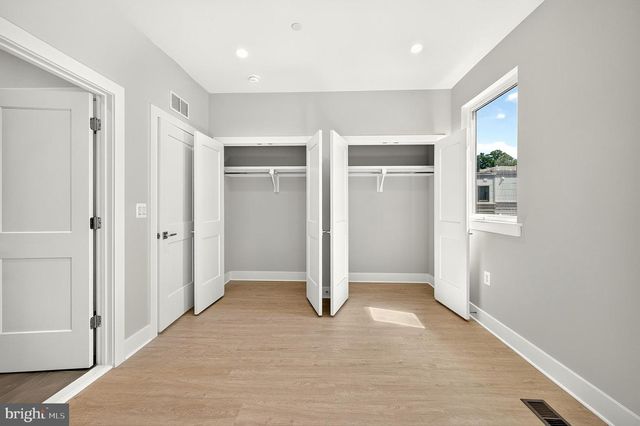 158 N LEE, Falls Church, VA 22046
