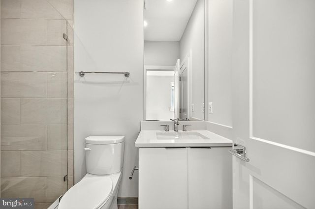 158 N LEE, Falls Church, VA 22046