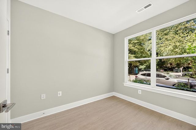 158 N LEE, Falls Church, VA 22046