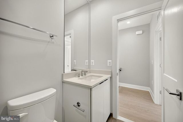 158 N LEE, Falls Church, VA 22046