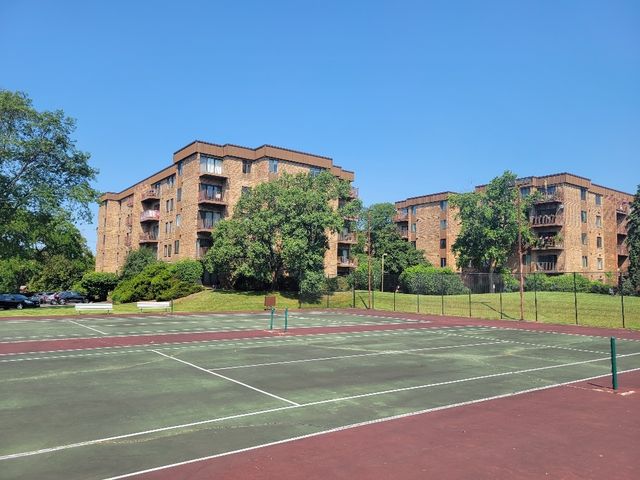 425 Walnut Creek Lane 1305, Lisle, IL 60532