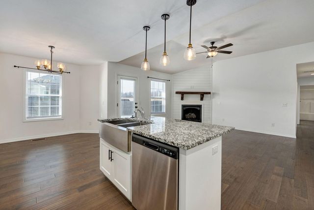 1003 S Meteor Avenue, Springfield, MO 65802