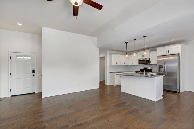 1003 S Meteor Avenue, Springfield, MO 65802