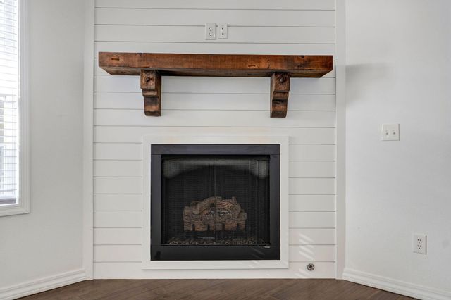 1003 S Meteor Avenue, Springfield, MO 65802