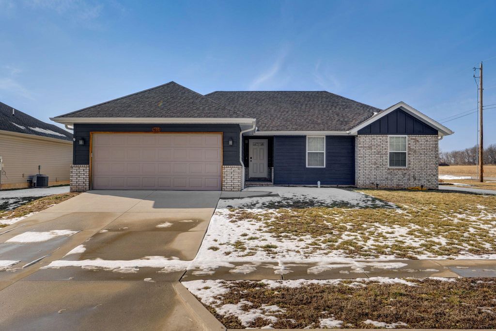 1003 S Meteor Avenue, Springfield, MO 65802