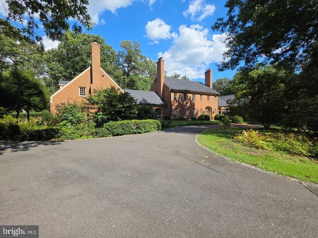 19 PINEY GLEN CT, Potomac, MD 20854