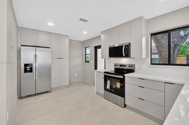 7700 NW 15th Ave, Miami, FL 33147