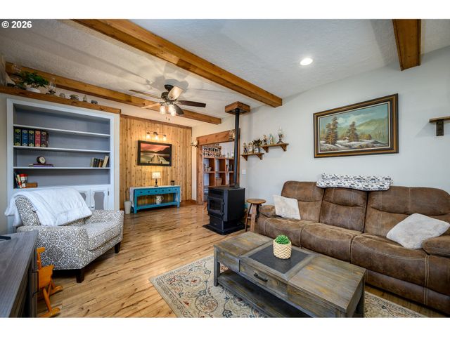 341 Nw 10TH St, Mc Minnville, OR 97128