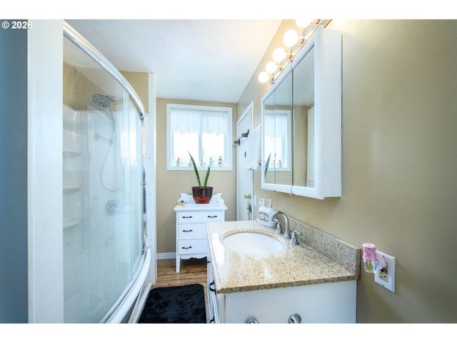 341 Nw 10TH St, Mc Minnville, OR 97128