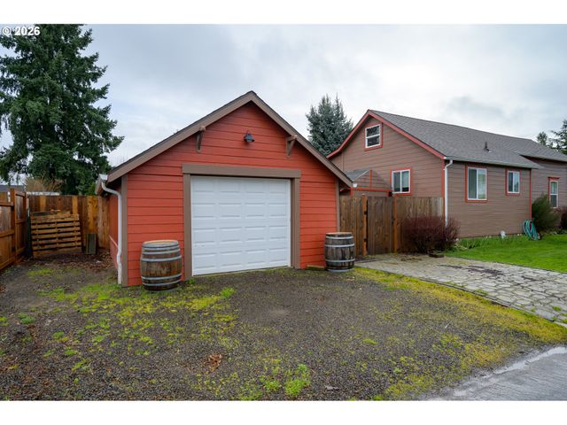 341 Nw 10TH St, Mc Minnville, OR 97128