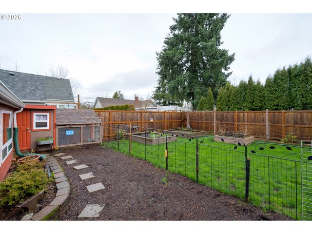 341 Nw 10TH St, Mc Minnville, OR 97128