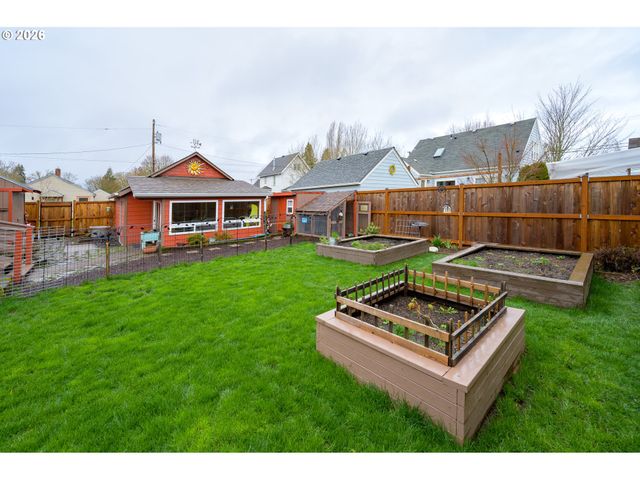 341 Nw 10TH St, Mc Minnville, OR 97128