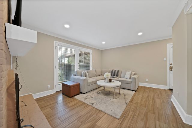 5904 Sandhurst Lane 145, Dallas, TX 75206