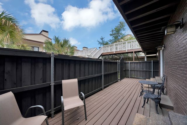 5904 Sandhurst Lane 145, Dallas, TX 75206