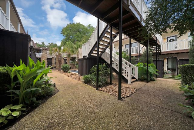 5904 Sandhurst Lane 145, Dallas, TX 75206