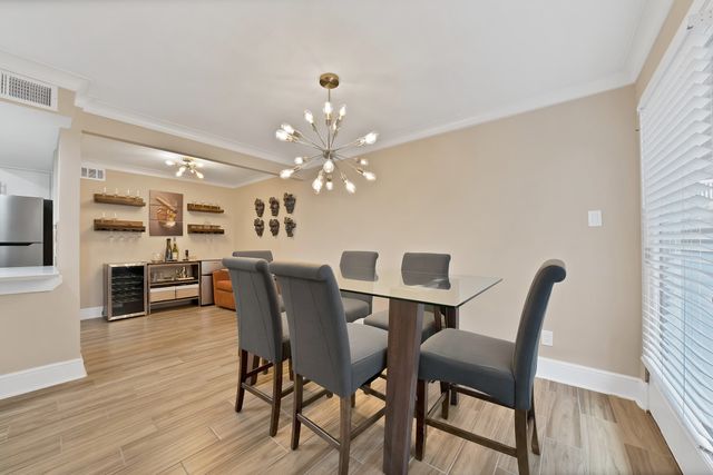 5904 Sandhurst Lane 145, Dallas, TX 75206
