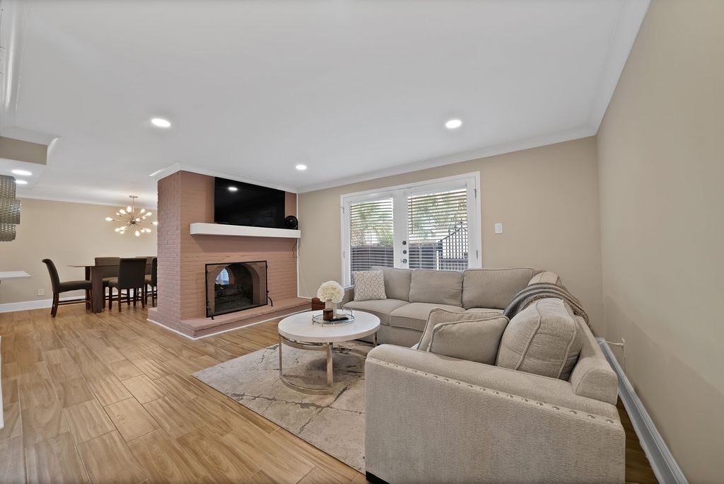 5904 Sandhurst Lane 145, Dallas, TX 75206