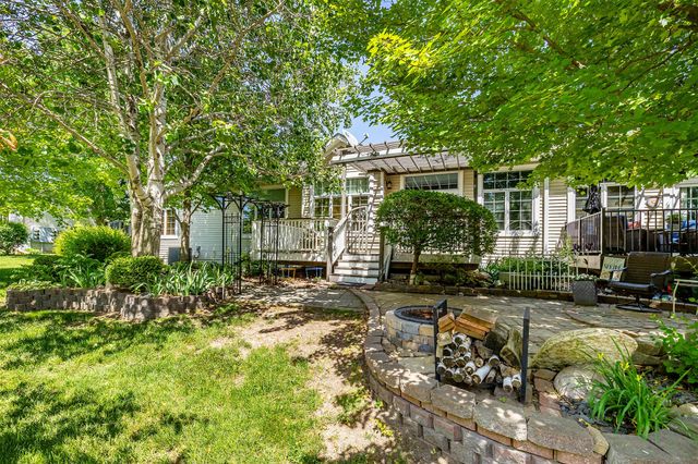 7216 Espanade Street, Johnston, IA 50131