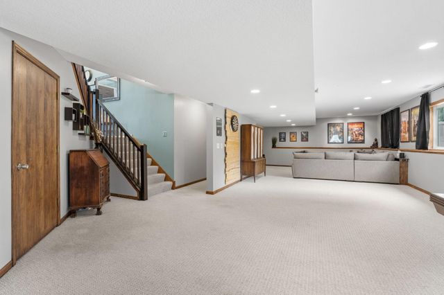 19383 Embers Avenue, Farmington, MN 55024