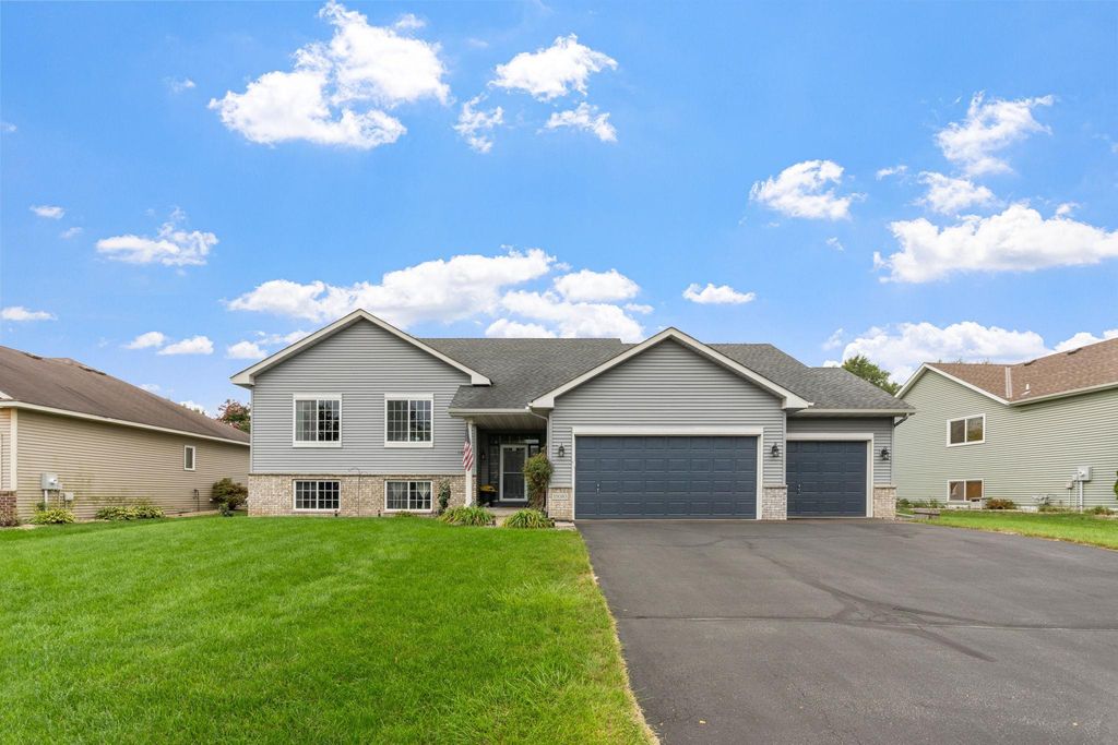 19383 Embers Avenue, Farmington, MN 55024
