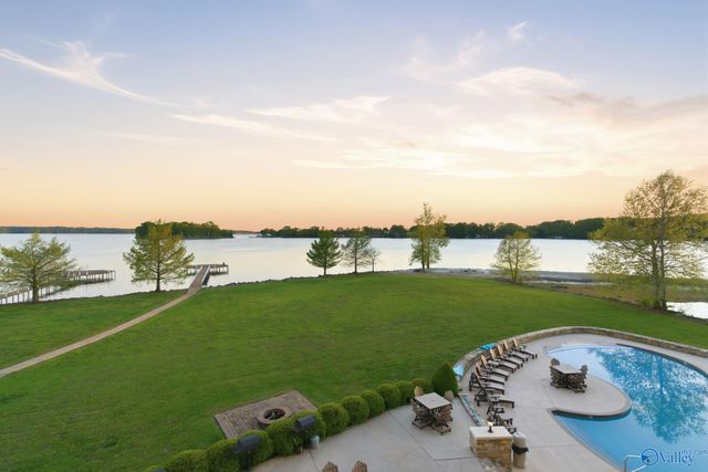 12100 Two Rivers Drive F-3, Athens, AL 35611