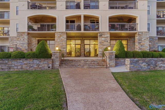 12100 Two Rivers Drive F-3, Athens, AL 35611