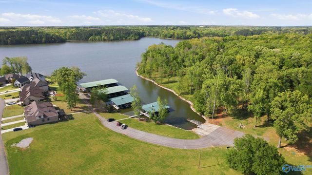 12100 Two Rivers Drive F-3, Athens, AL 35611