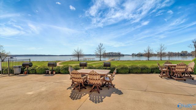 12100 Two Rivers Drive F-3, Athens, AL 35611