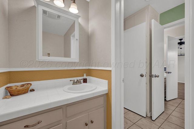 32 VILLAGE Drive, Canyon, TX 79015