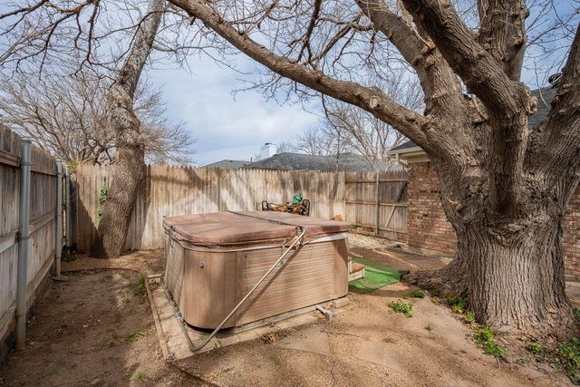 32 VILLAGE Drive, Canyon, TX 79015