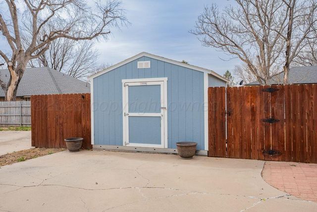 32 VILLAGE Drive, Canyon, TX 79015