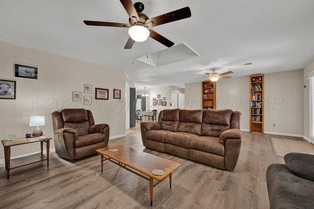 32 VILLAGE Drive, Canyon, TX 79015