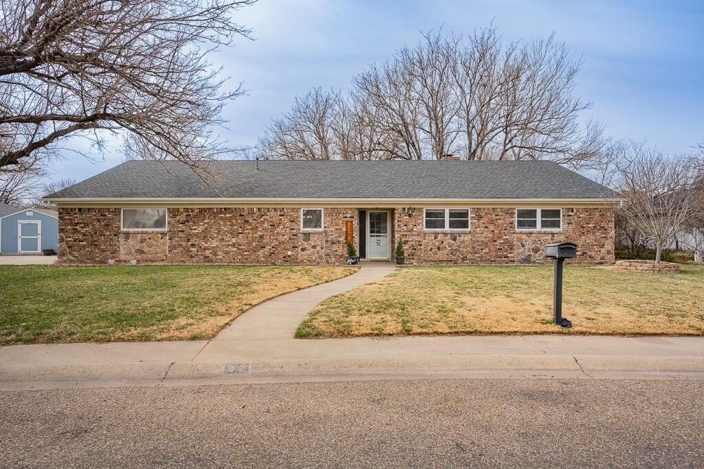 32 VILLAGE Drive, Canyon, TX 79015