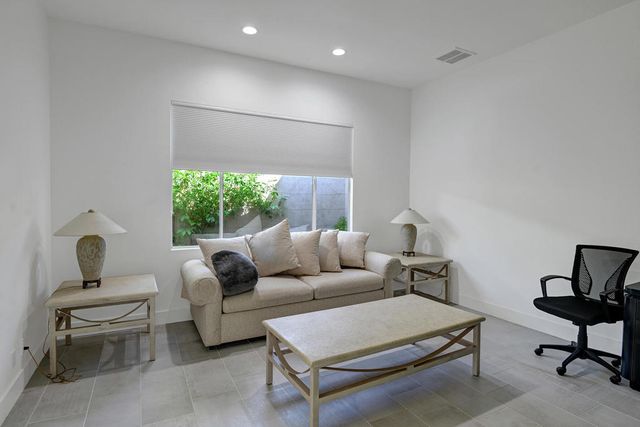 189 White Horse Trail, Palm Desert, CA 92211