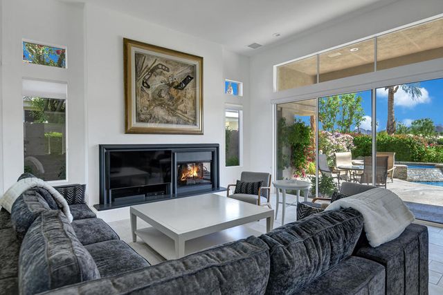 189 White Horse Trail, Palm Desert, CA 92211