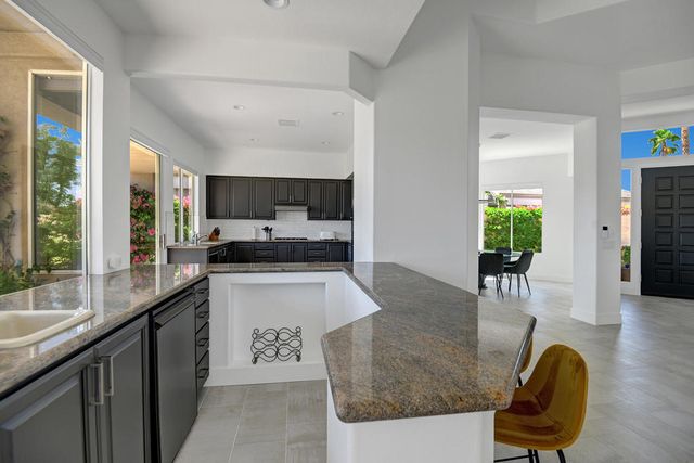 189 White Horse Trail, Palm Desert, CA 92211