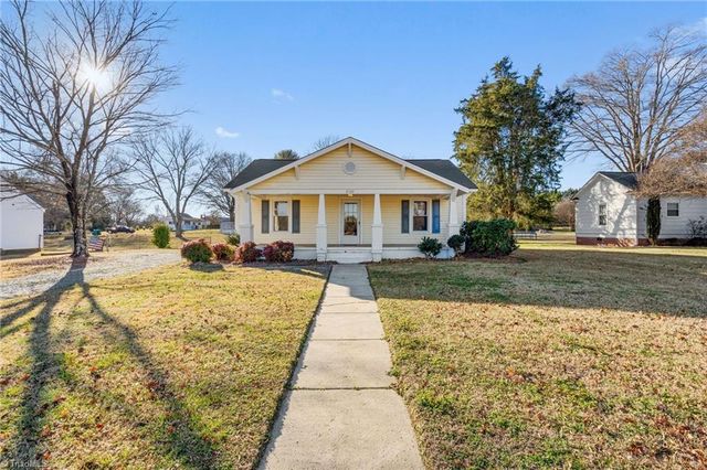 2722 Darrow Road, Walkertown, NC 27051