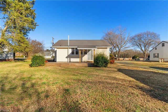 2722 Darrow Road, Walkertown, NC 27051