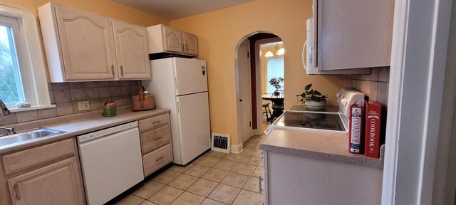 3848 ELIOT Road, Erie, PA 16508