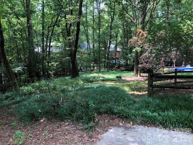 823 Tadlock Place, Matthews, NC 28105