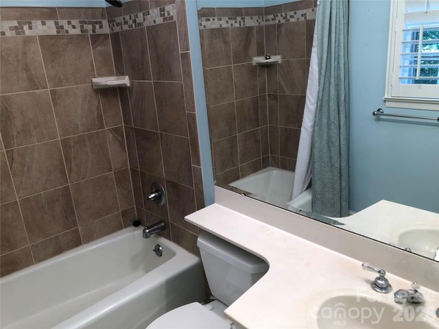 823 Tadlock Place, Matthews, NC 28105