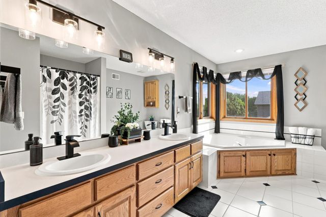 23632 Aspen Drive, Rogers, MN 55374