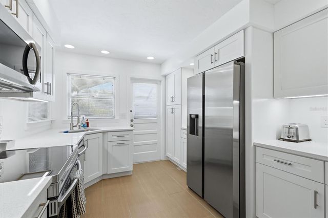 616 LYONS LANE, Longboat Key, FL 34228