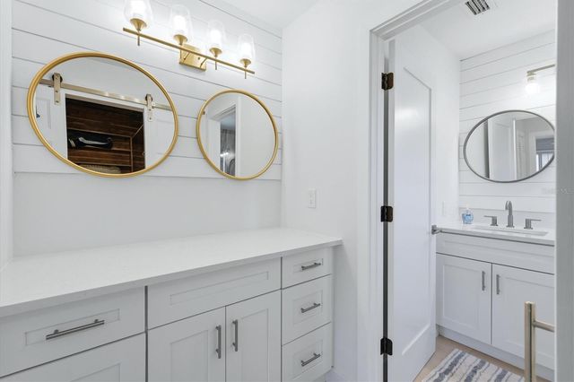 616 LYONS LANE, Longboat Key, FL 34228