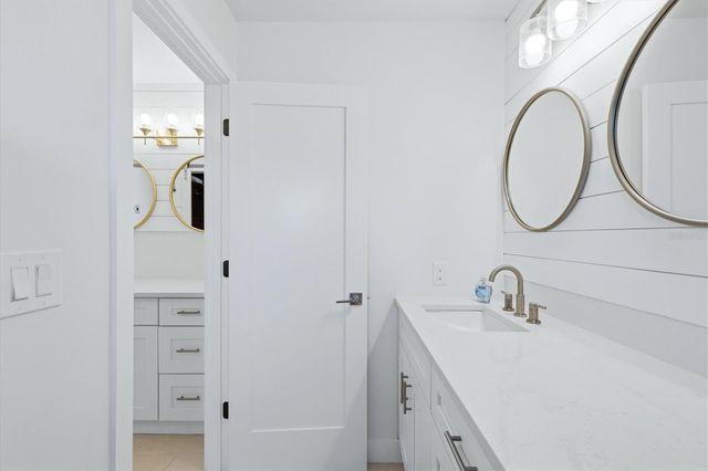 616 LYONS LANE, Longboat Key, FL 34228